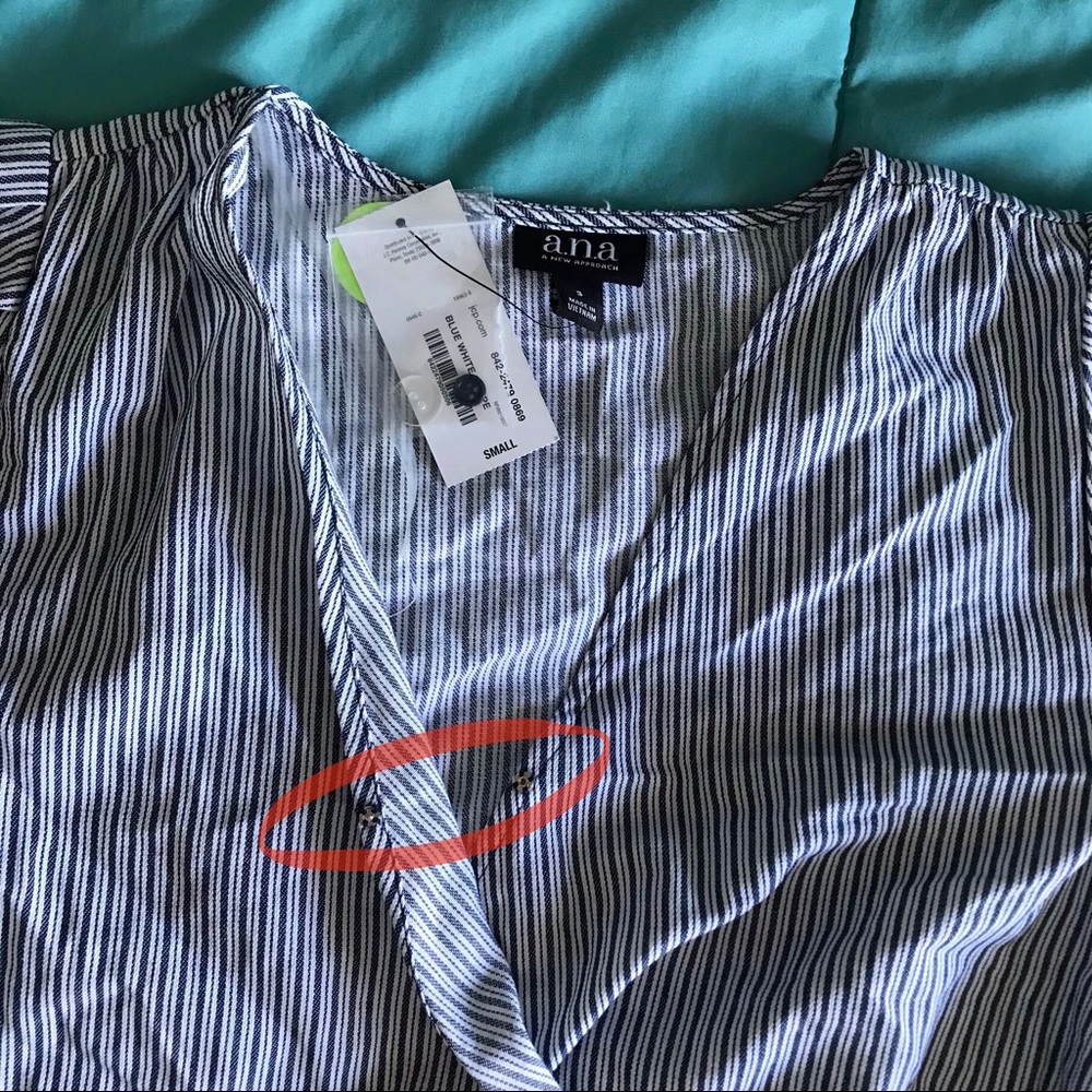 blouse - Picture 3 of 4
